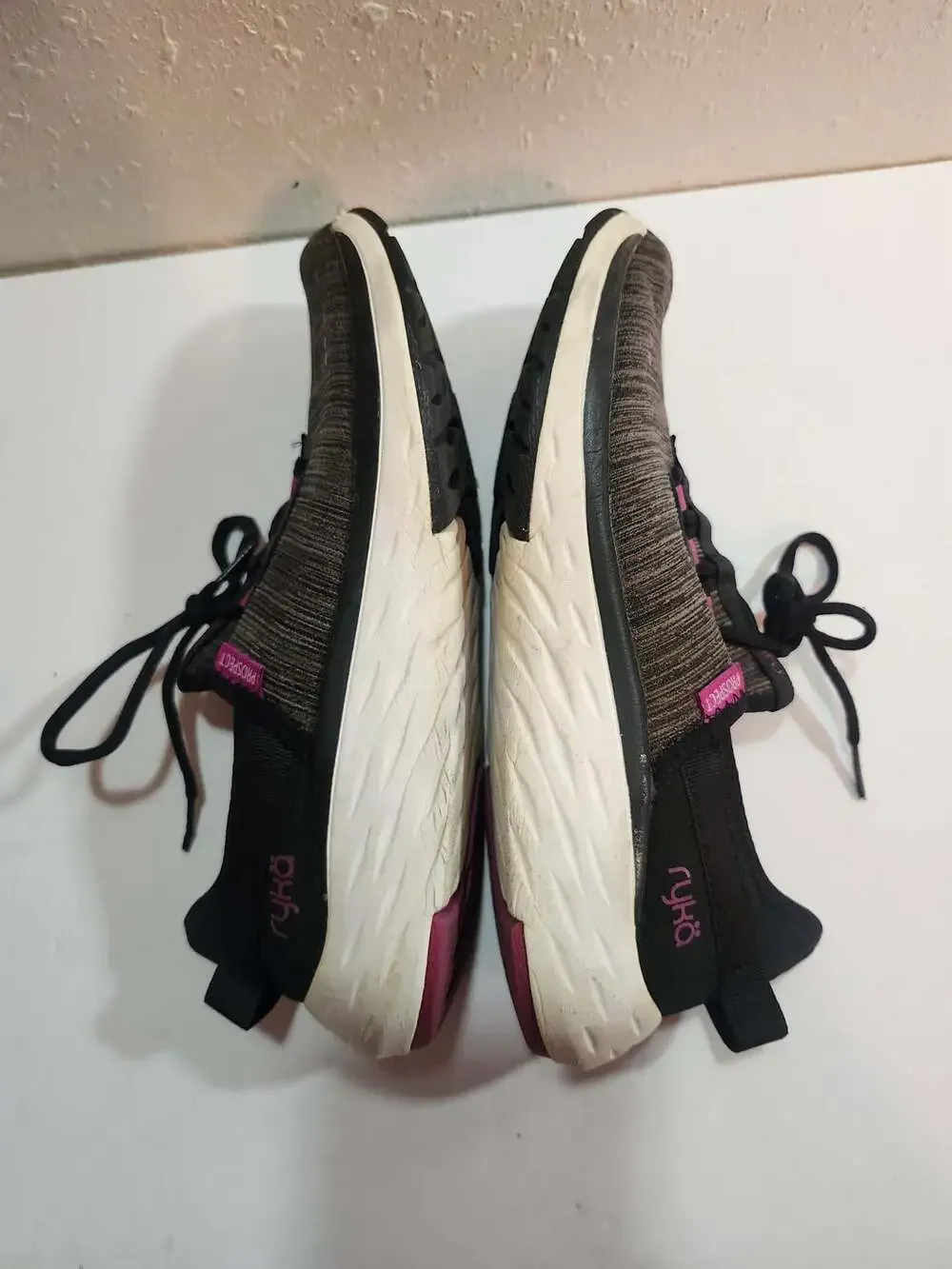 Ryka Prospect Walking Shoes Size 8M Black Pink Athletic womens Sneakers